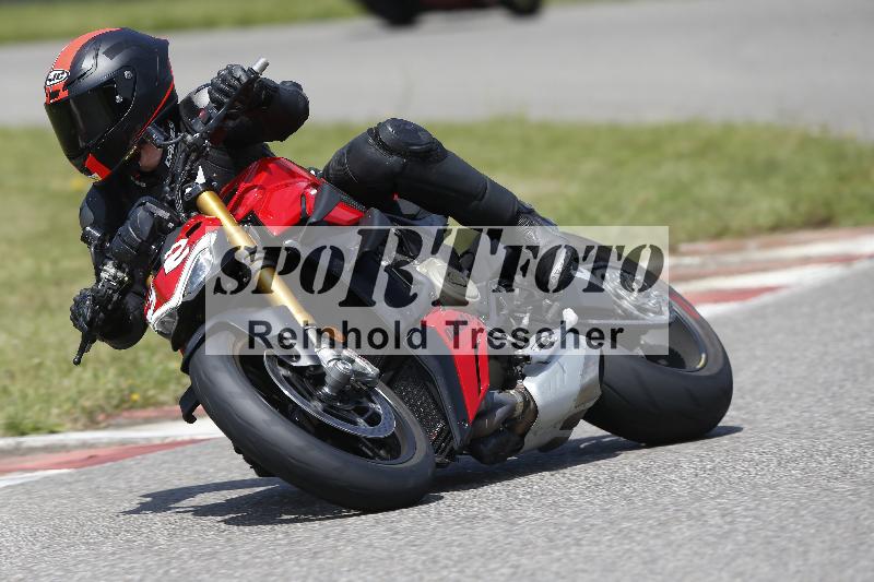 /27 12.06.2025 Ducati Schweiz Trackday Warmup  ADR/gelb-jeaune/32